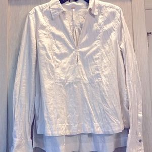 FREE PEOPLE white linen blend blouse. Over-the-head, no buttons SIZE M.